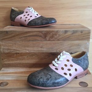 Esquivel two tone poco dot shoe